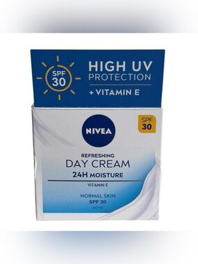 NIVEA Refreshing Day Cream: 24H Moisture & SPF 30 Protection for Normal Skin
